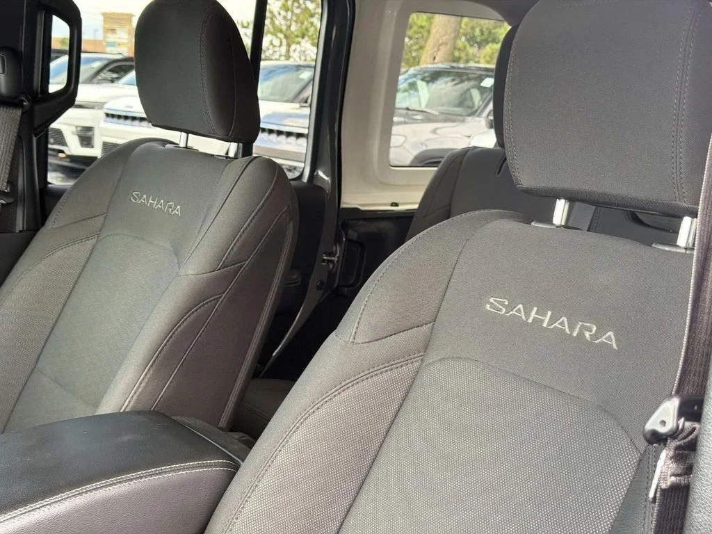 Used 2019 Gray Jeep Unlimited Sahara image 17