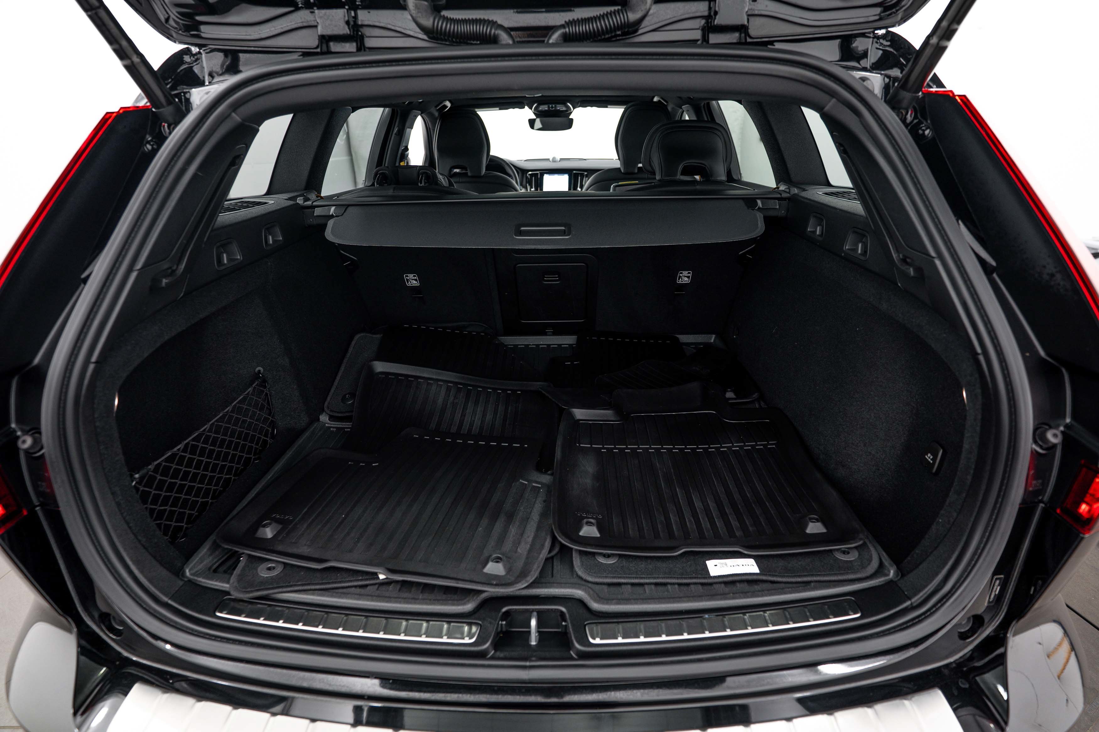 Used 2024 Onyx Black Metallic Volvo Polestar Engineered image 21