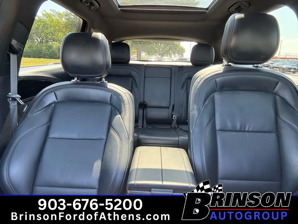 Used 2024 White Platinum Tri-Coat Metallic Lincoln Premiere image 39