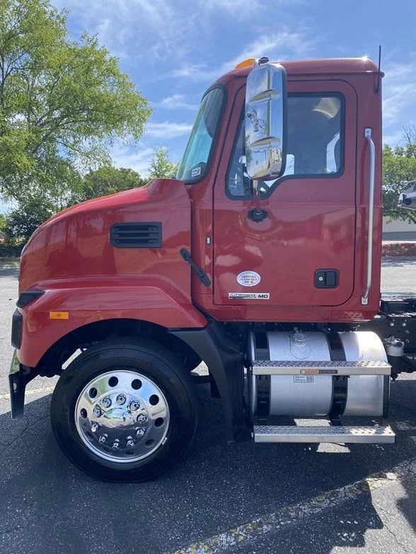 Used 2024 Red Mack  image 3