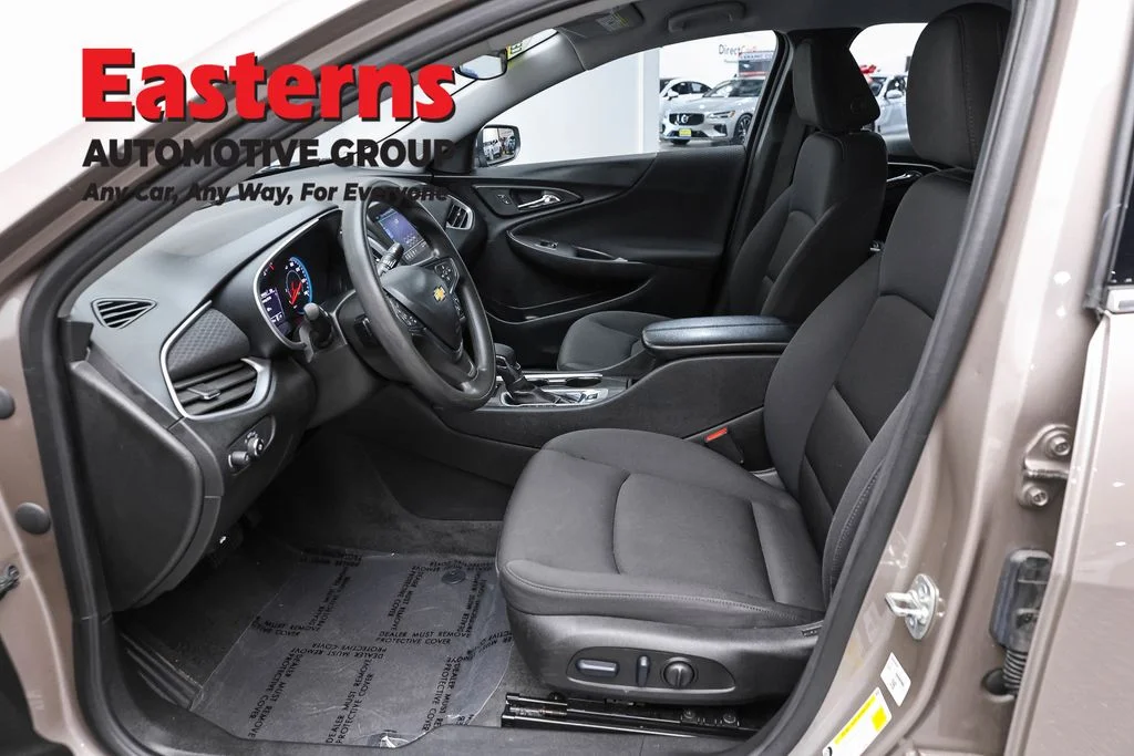 Used 2025 Gray Chevrolet LT image 14