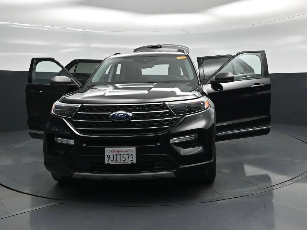 Used 2023 Black Ford XLT image 24