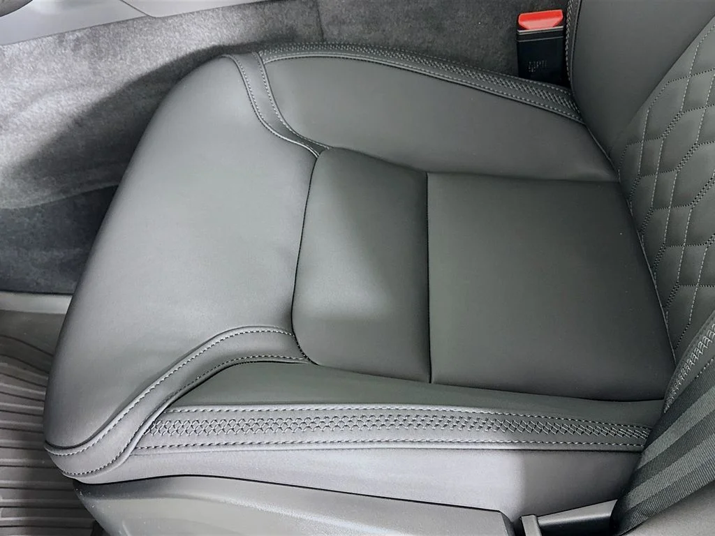 New 2026 Gray Metallic Volvo T8 Plus image 17
