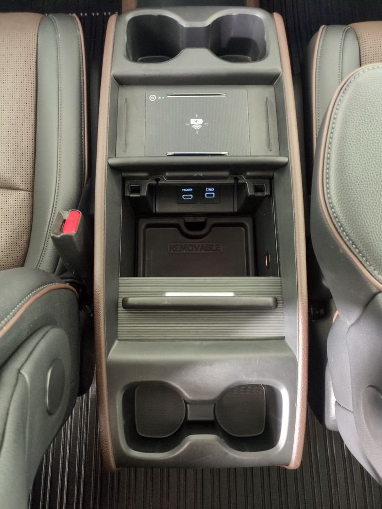 2025 Honda Odyssey Elite - Photo 26