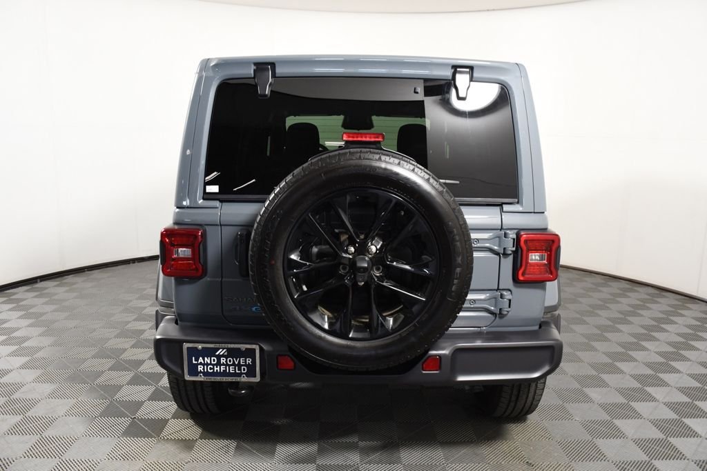 Used 2025 Anvil Clearcoat Jeep Sahara 4xe image 5