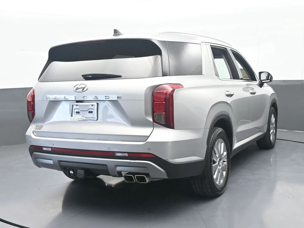 Used 2025 Typhoon Silver Hyundai SEL image 4