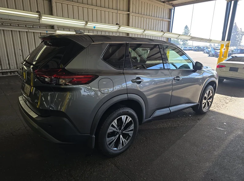 Used 2021 Nissan Rogue SV with VIN 5N1AT3BA7MC747517 for sale in Kansas City