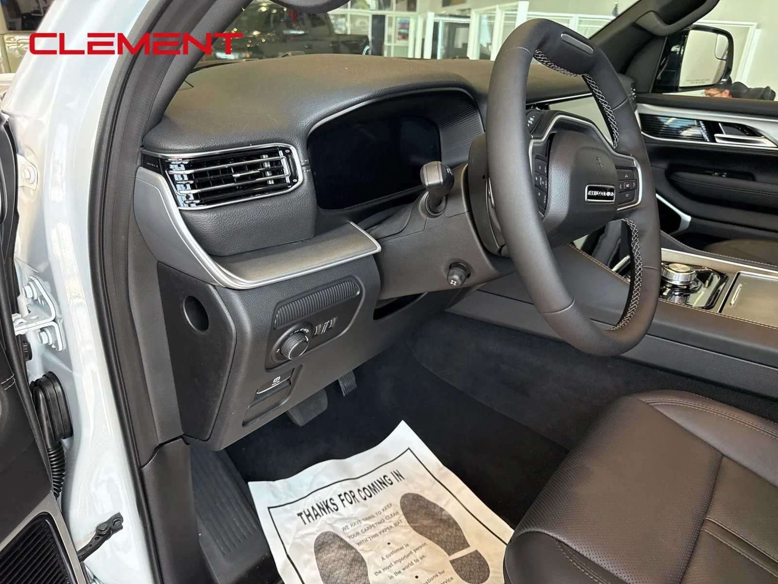 New 2026 Bright White Clear-Coat Exterior Paint Jeep Limited Altitude image 22