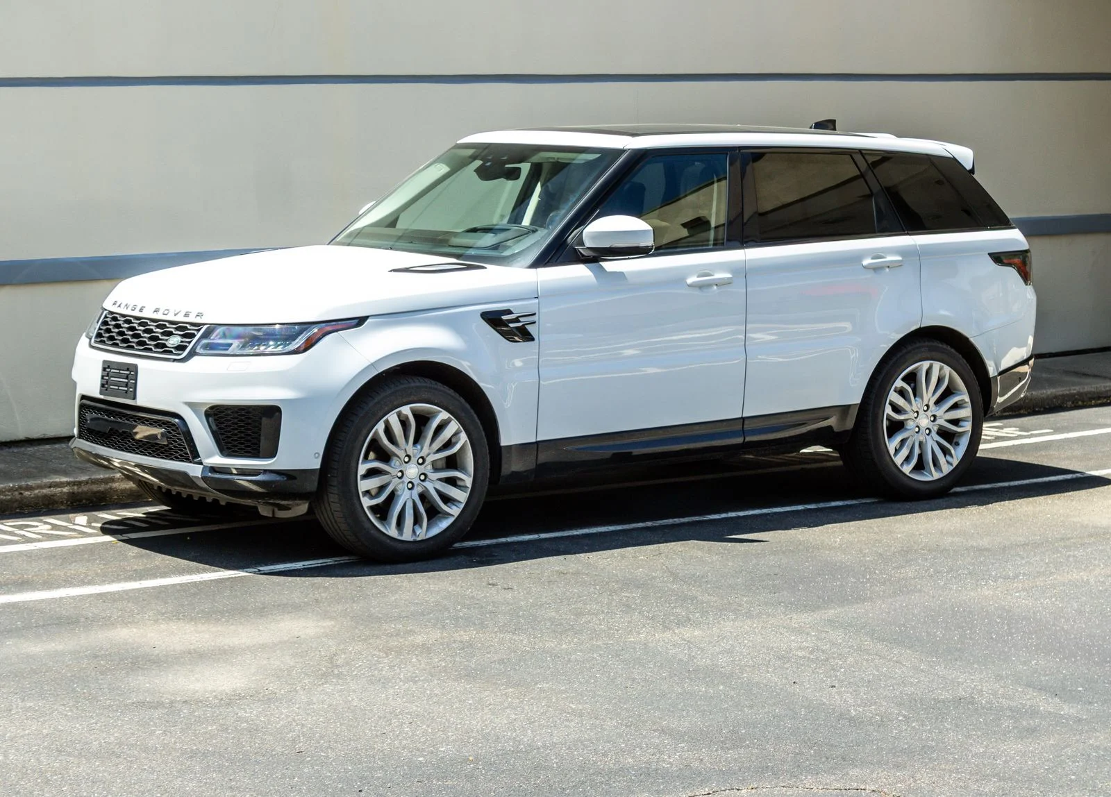 Used 2019 White Land Rover HSE image 3