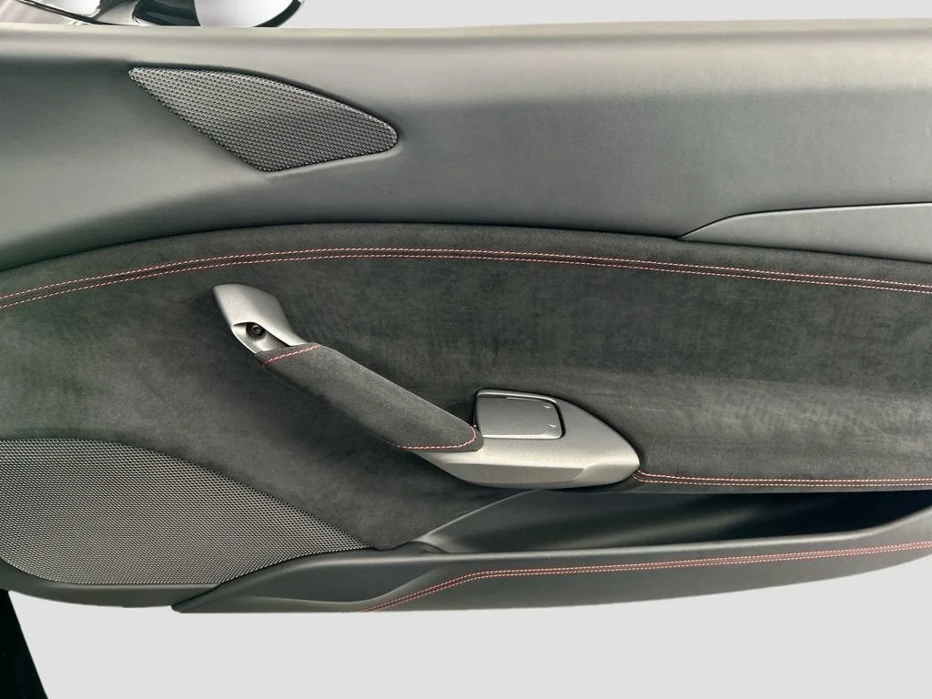 Used 2018 Nero Ferrari  image 28