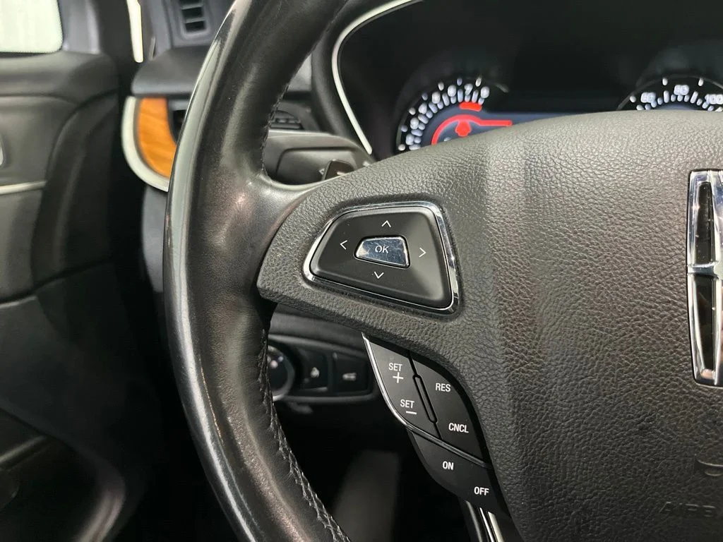 Used 2019 Black Lincoln Reserve image 7