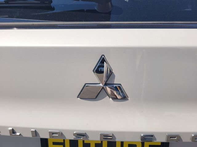 Used 2025 White Mitsubishi SE image 10