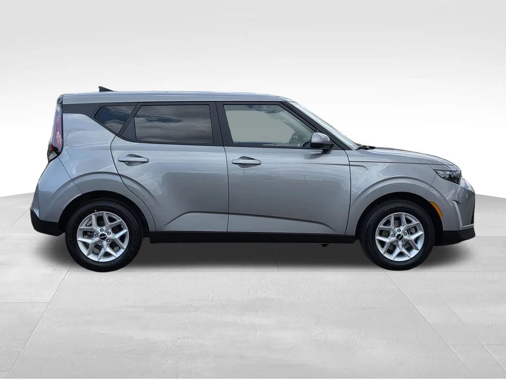 Used 2025 Gray Kia LX image 5