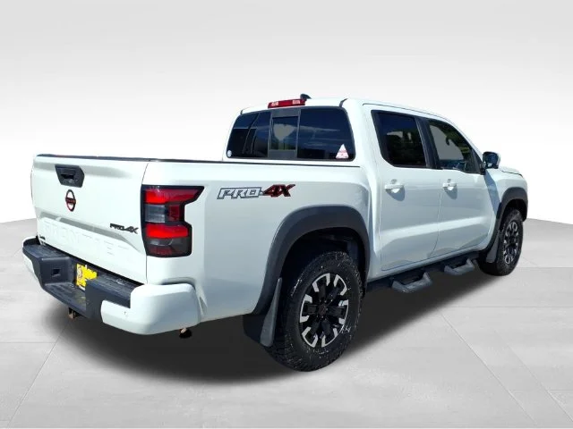 Used 2022 White Nissan PRO-4X image 11