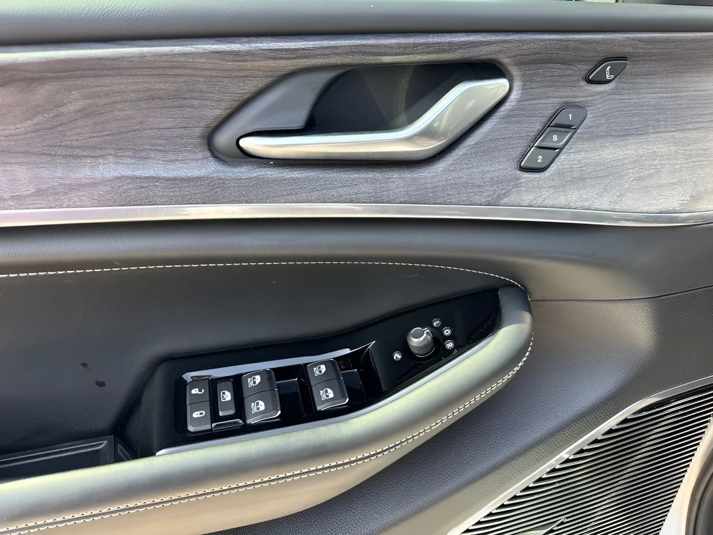 Used 2021 Silver Jeep Overland image 26