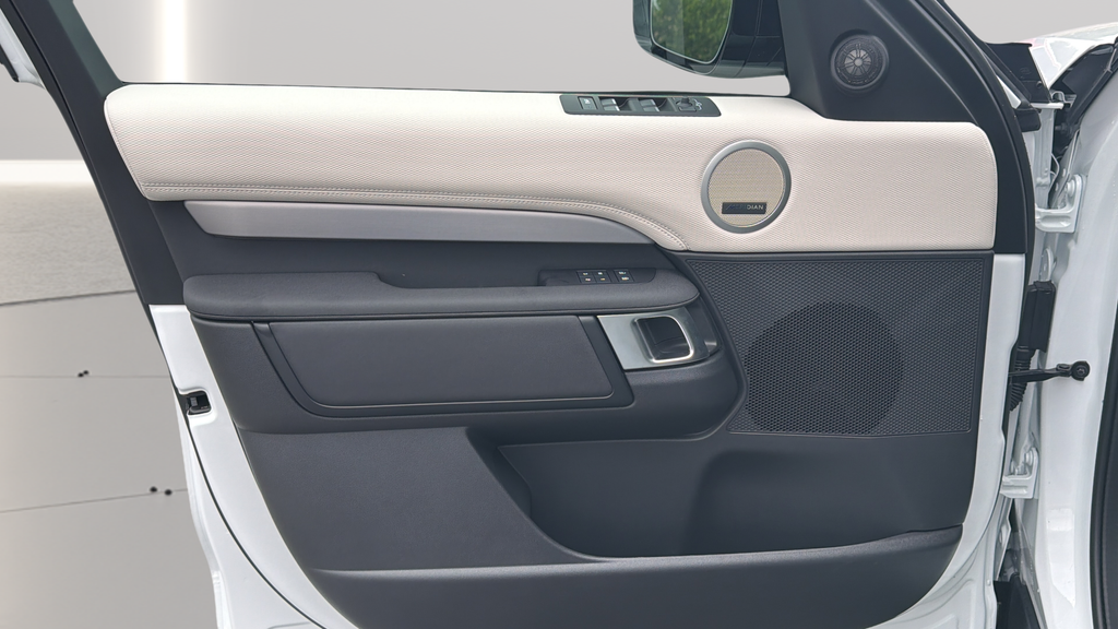 New 2026 Fuji White Land Rover Dynamic SE image 20