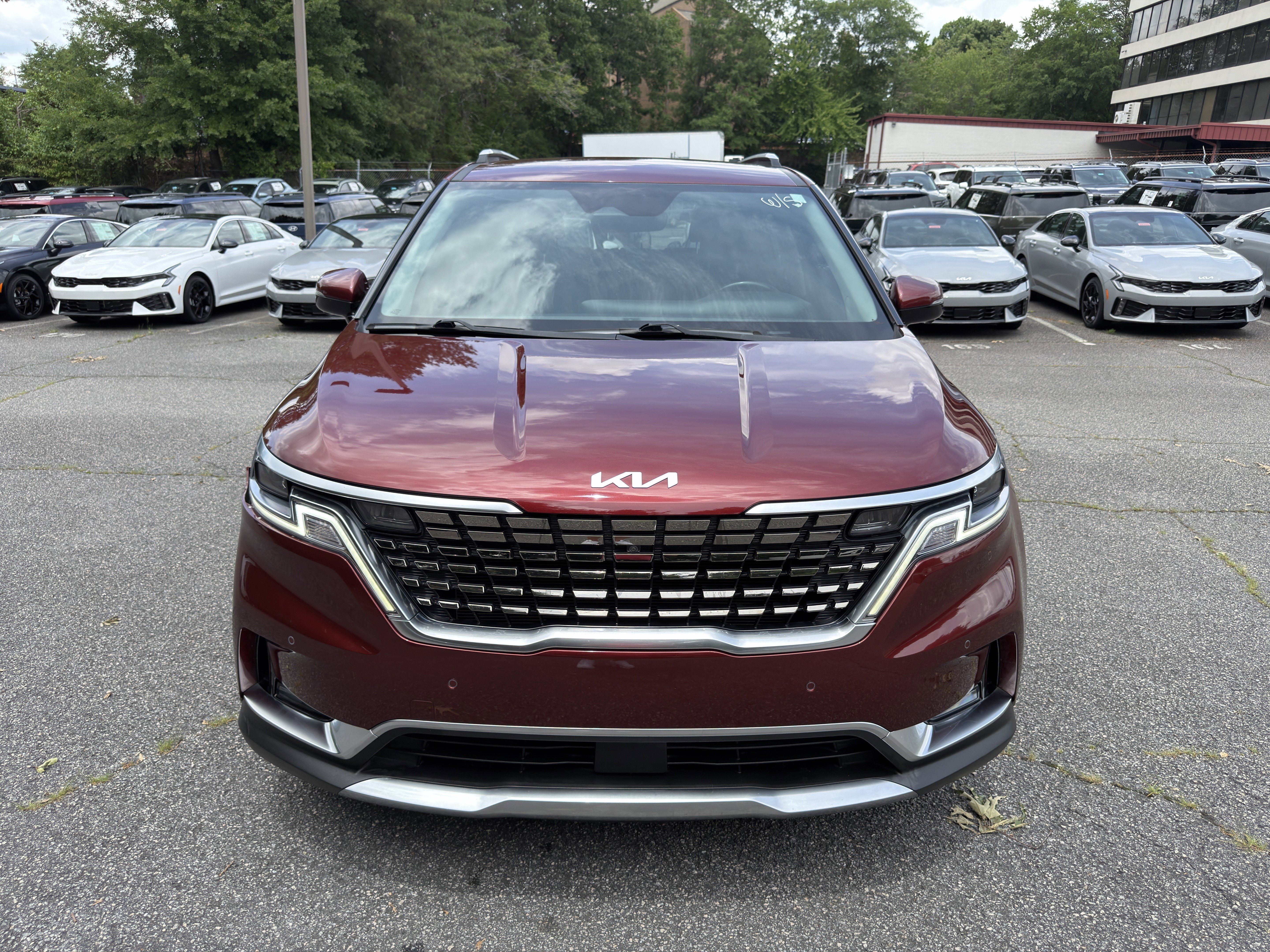 Used 2022 Flare Red Kia SX image 2
