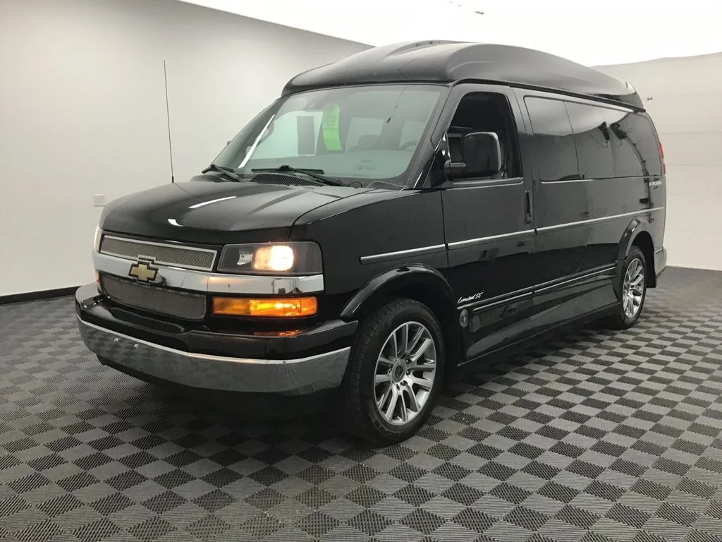 Used 2020 Black Chevrolet Explorer Limited SE image 13