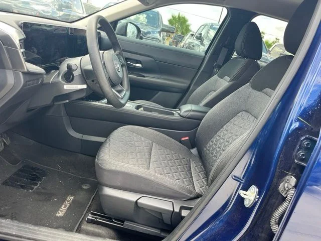 Used 2025 Blue Nissan SV image 7