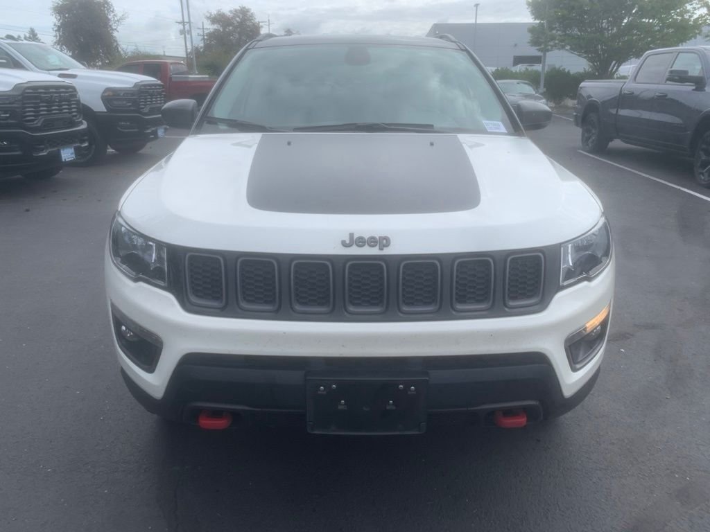 Used 2019 White Clearcoat Jeep Trailhawk image 6