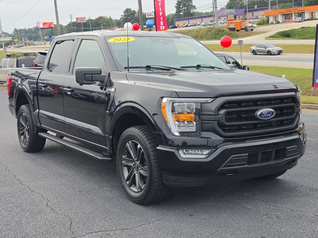 Used 2023  Ford XLT image 3