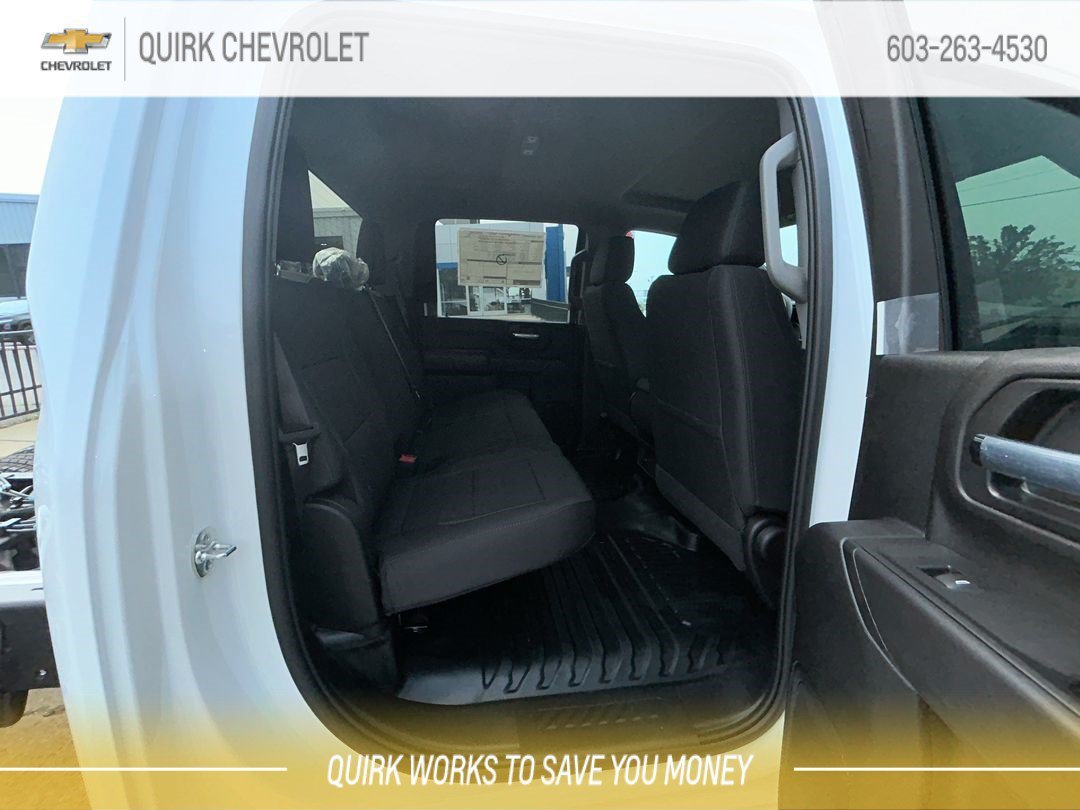 New 2026 Summit White Chevrolet Work Truck image 19