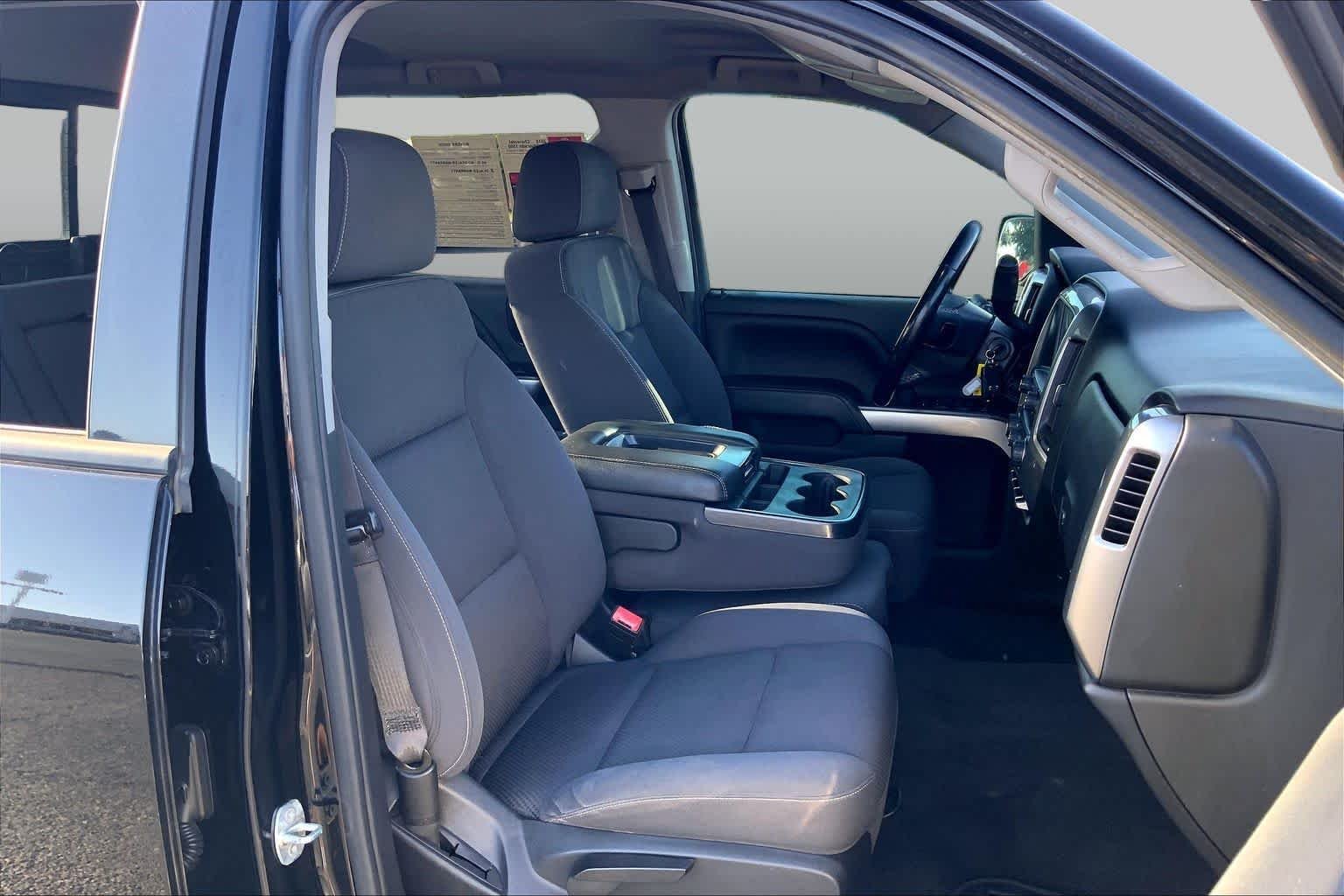 Used 2018 Black Chevrolet LT image 9
