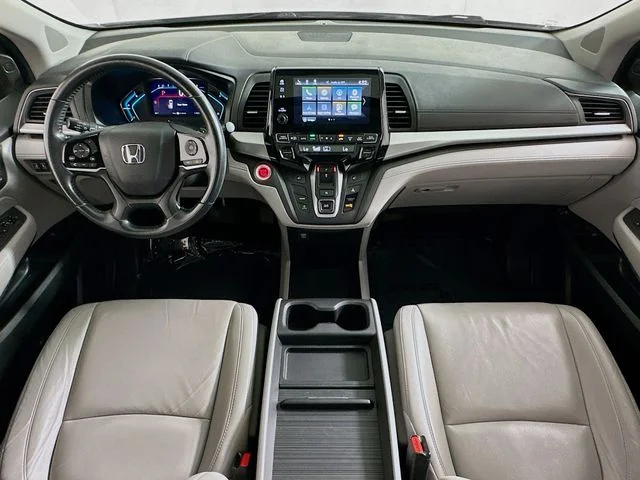 Used 2018 Silver Honda EX-L image 14