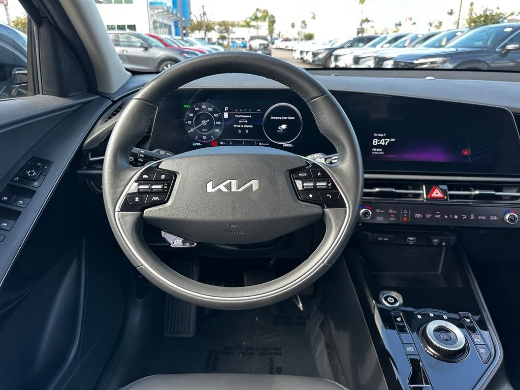 Used 2023 Gray Kia Wind image 19