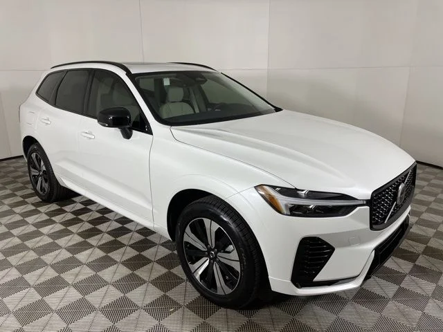 Certified Used 2025 Crystal White Volvo Core image 2
