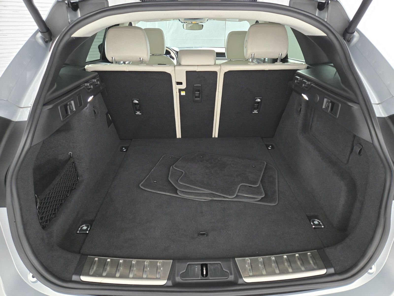 2023 Jaguar F-Pace S - Photo 15