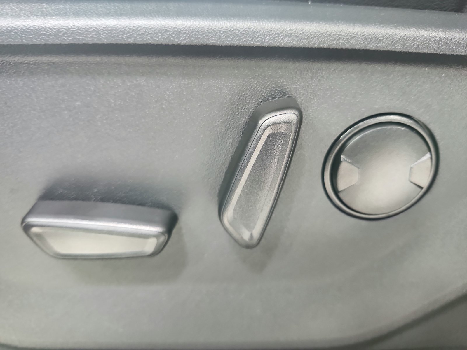 New 2027 Agate Black Metallic Ford MAX Platinum image 21