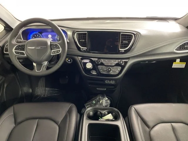 2025 Chrysler Pacifica Select - Photo 39
