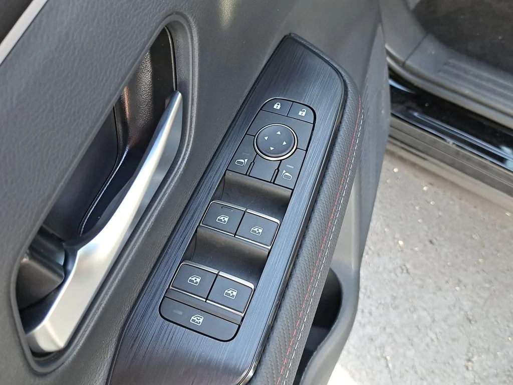 2026 Nissan KICKS SR - Photo 22