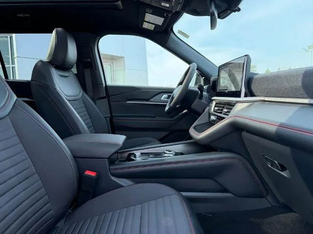 2026 Ford Explorer ST-Line - Photo 44