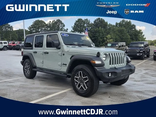 Used 2023  Jeep Sport image 1