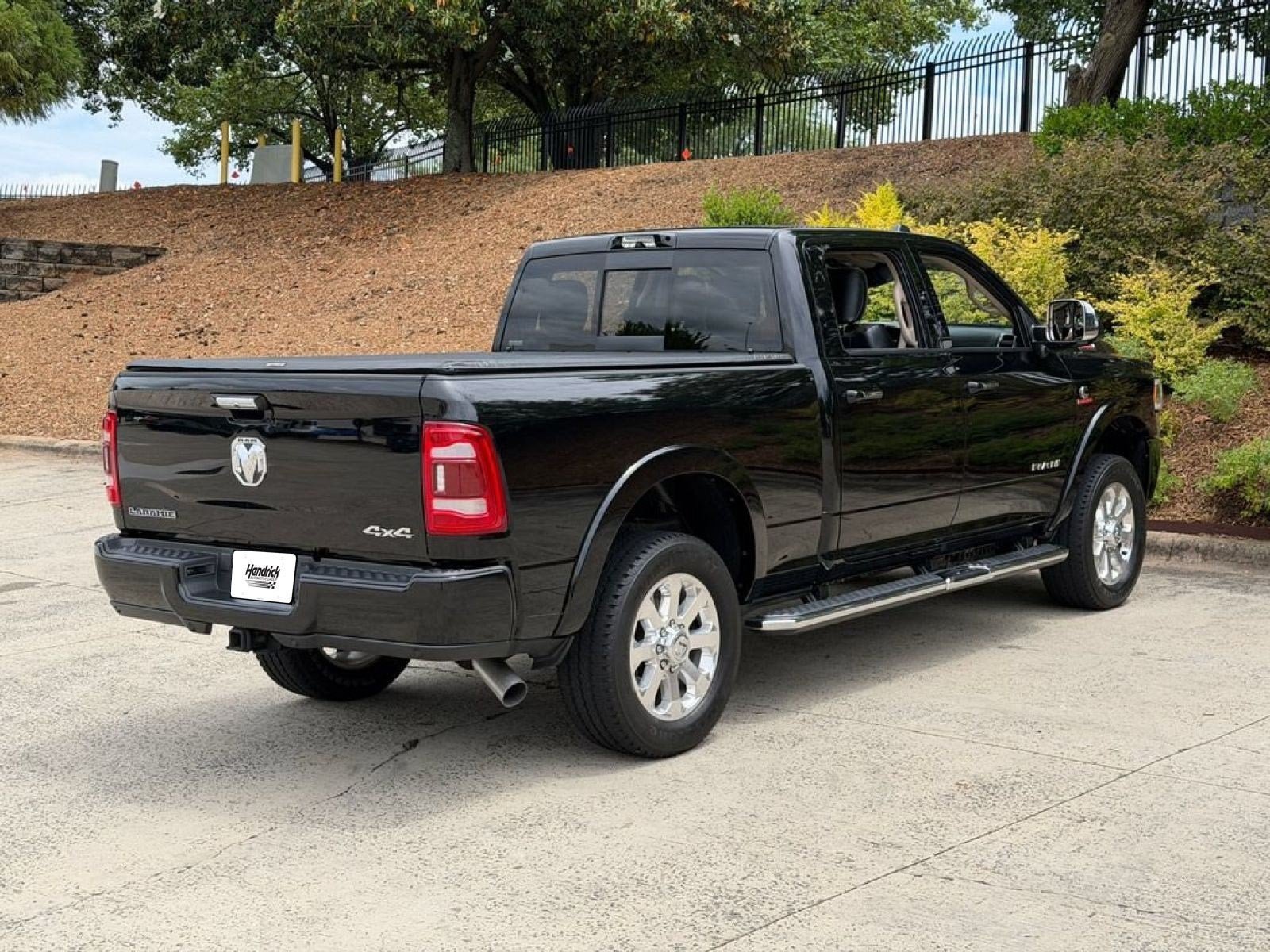 Used 2021 Diamond Black Crystal Pearlcoat Ram Laramie 4x4 Crew Cab image 4