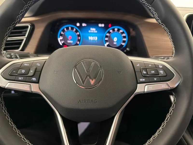 New 2026 Blue Volkswagen 2.0T SE w/Technology image 13