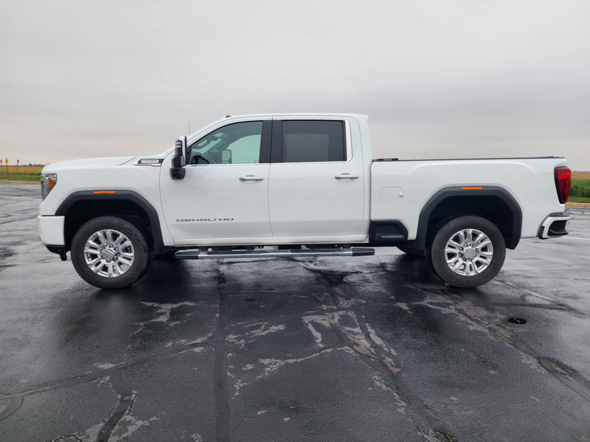 Used 2020 Summit White GMC Denali image 7
