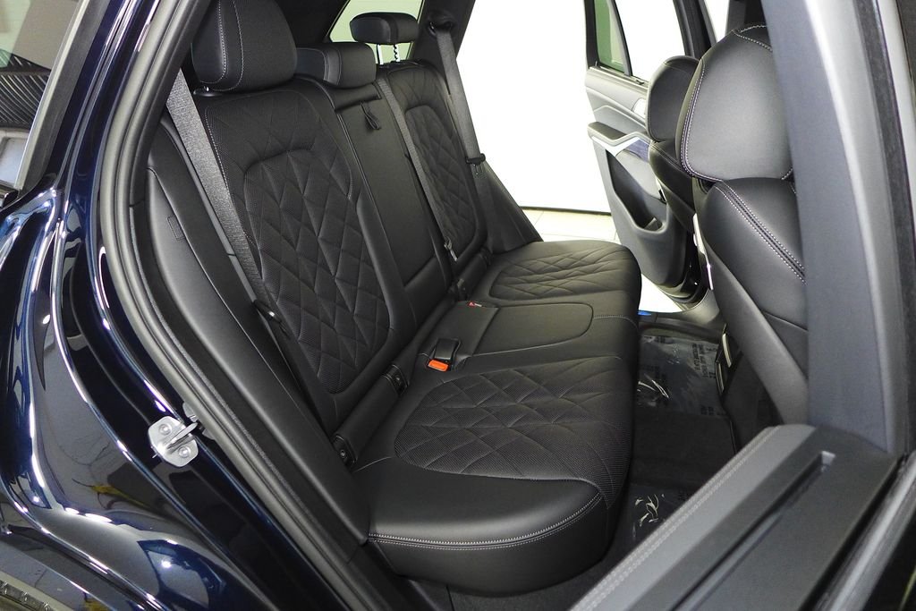 Used 2024 Carbon Black Metallic BMW sDrive40i image 20