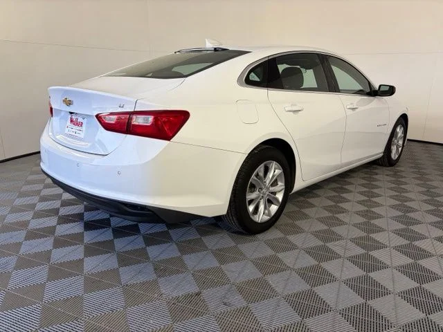 Used 2024 White Chevrolet LT image 7