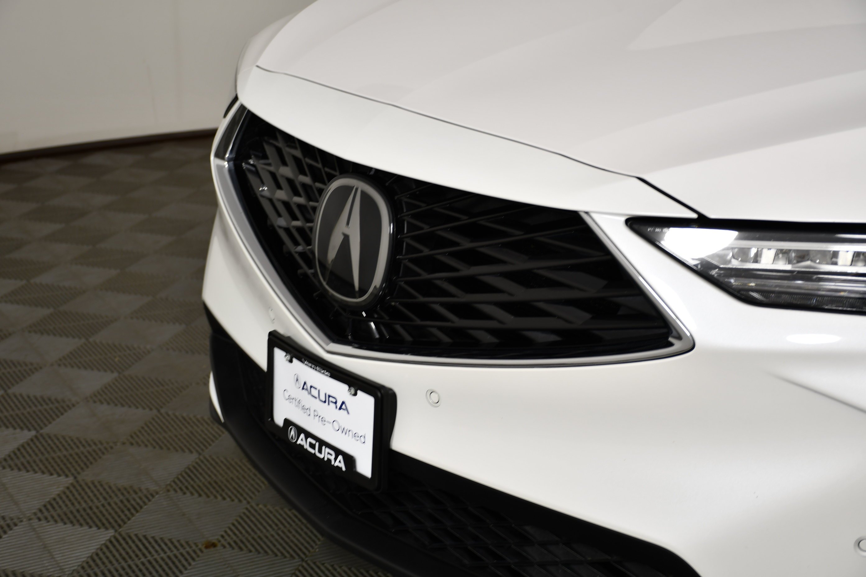 Certified Used 2025 Platinum White Pearl Acura w/Technology Package image 66
