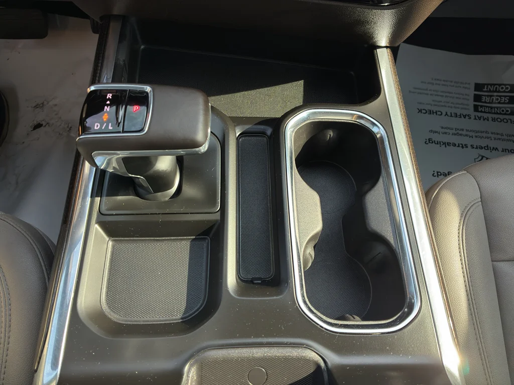 Used 2025 Summit White Chevrolet LT Trail Boss image 28