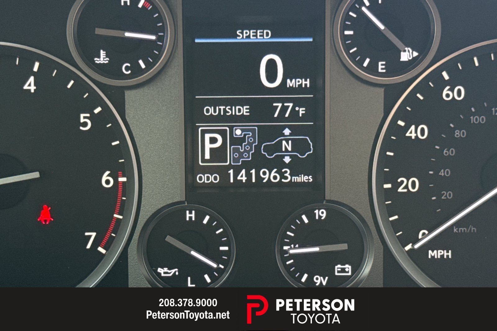 Used 2013  Lexus 570 image 25