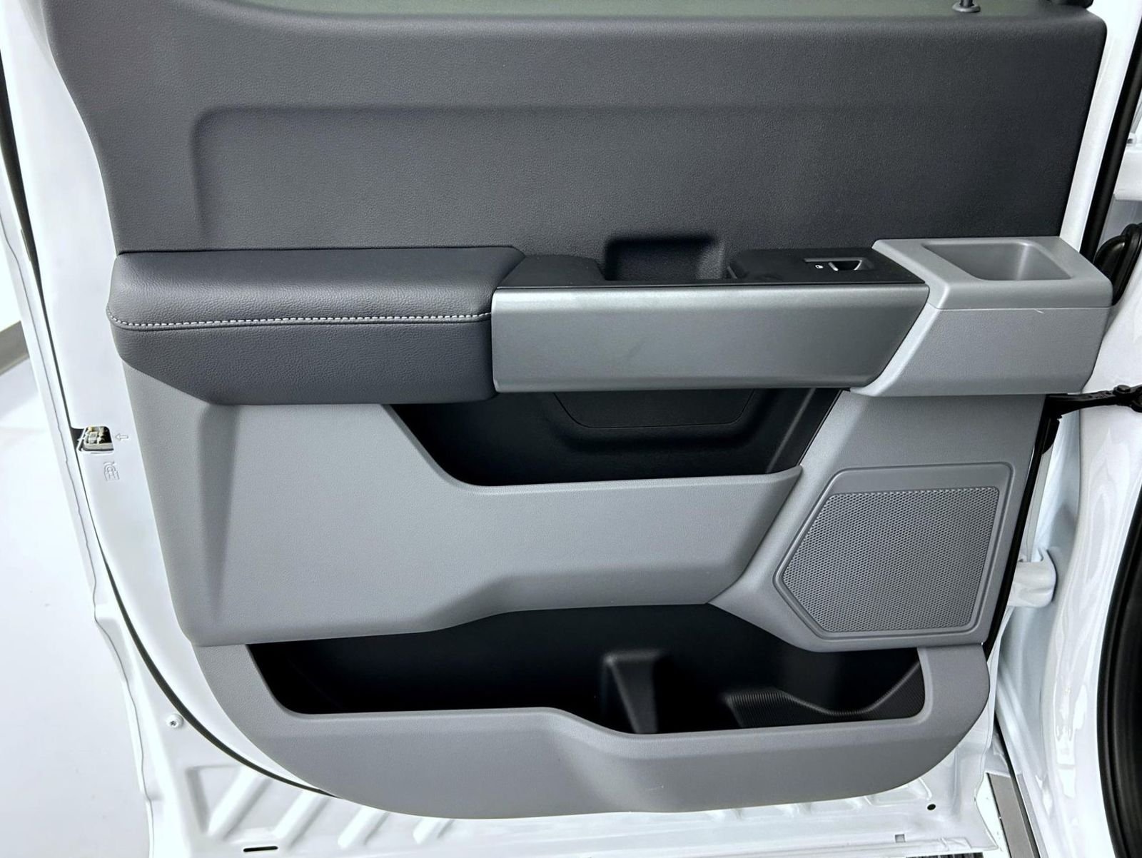 New 2026 Oxford White Ford XLT image 20