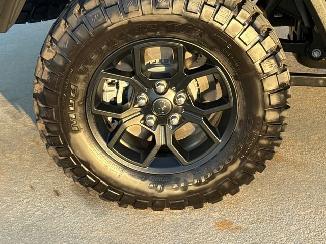 Used 2025 Black Jeep Texas Trail image 10