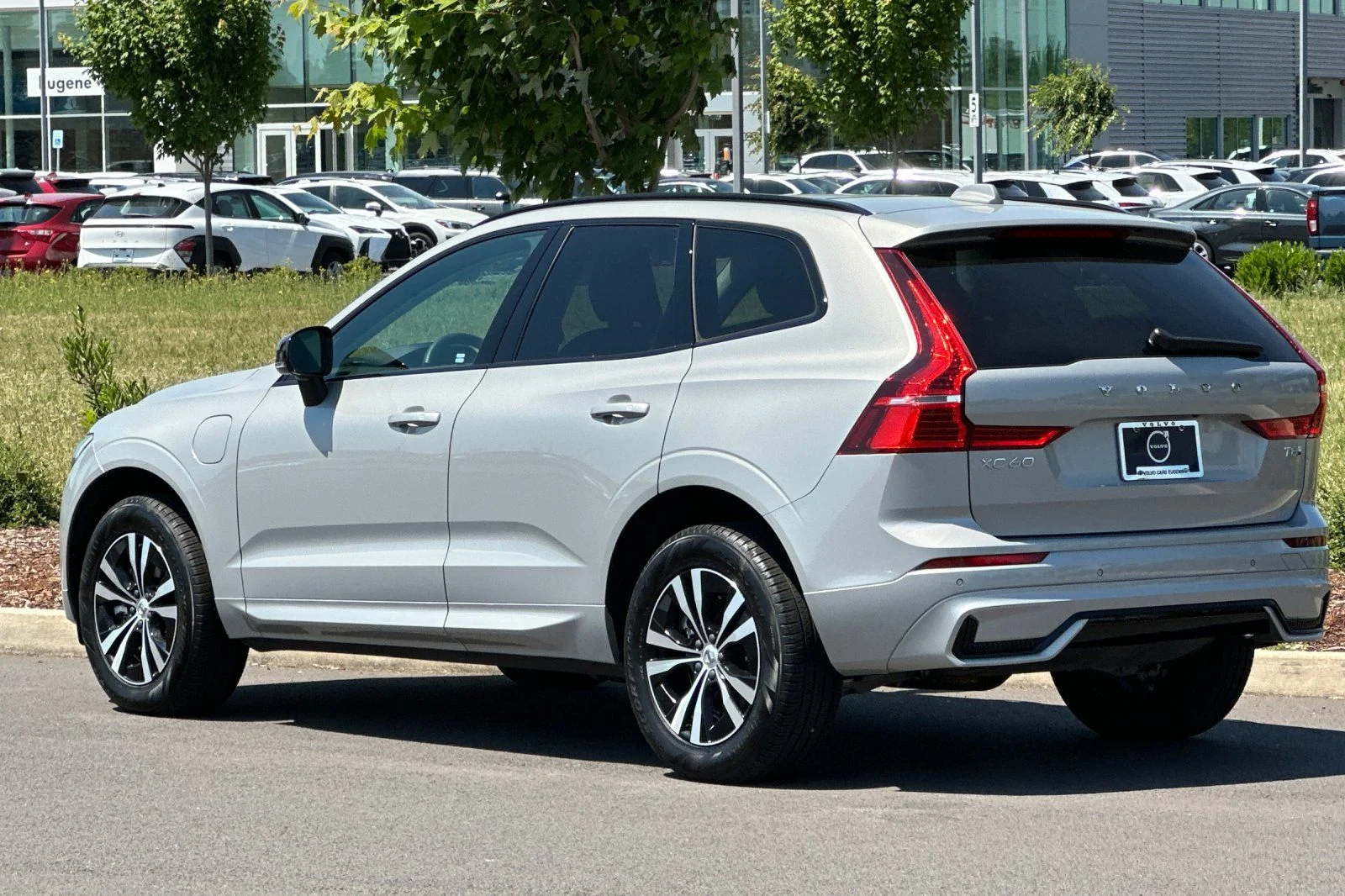 Used 2025  Volvo T8 Core image 5