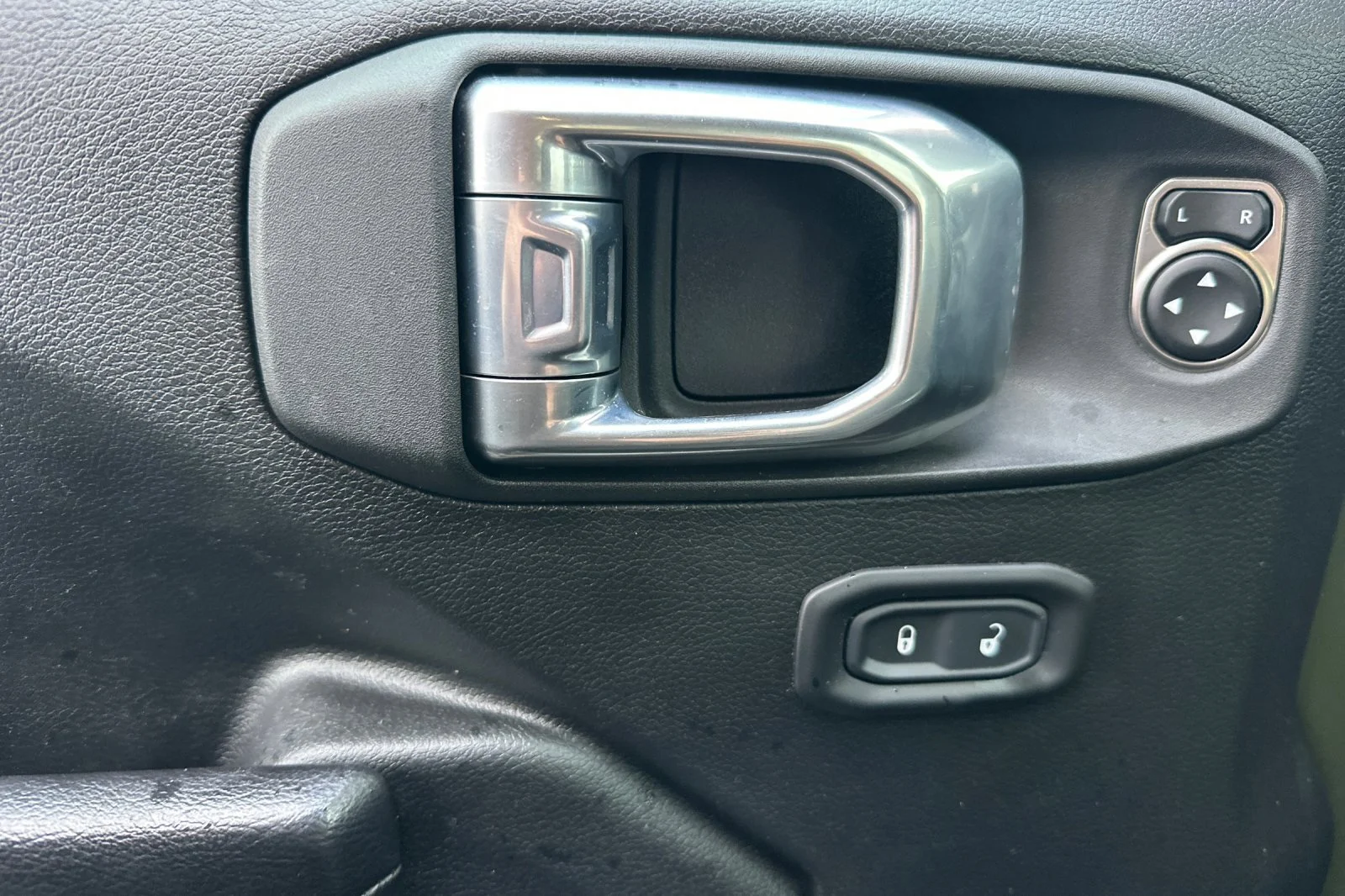 Used 2021 Sarge Green Clearcoat Jeep Freedom image 9