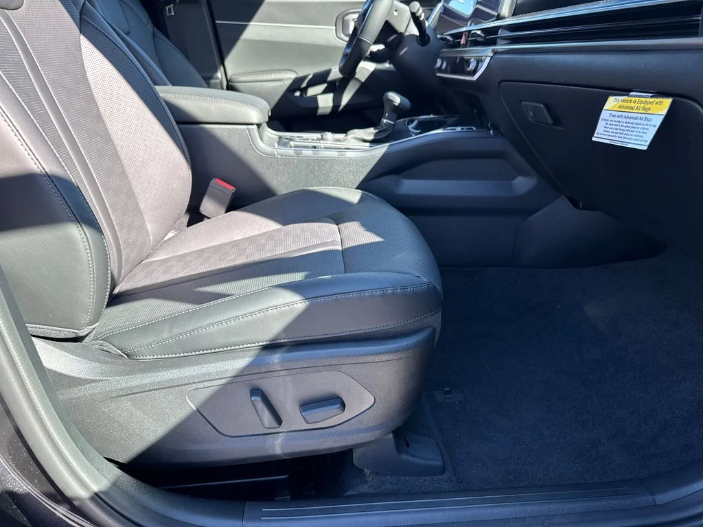 2026 Kia Sorento EX - Photo 13
