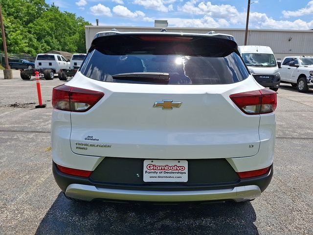 Used 2023 White Chevrolet LT image 3